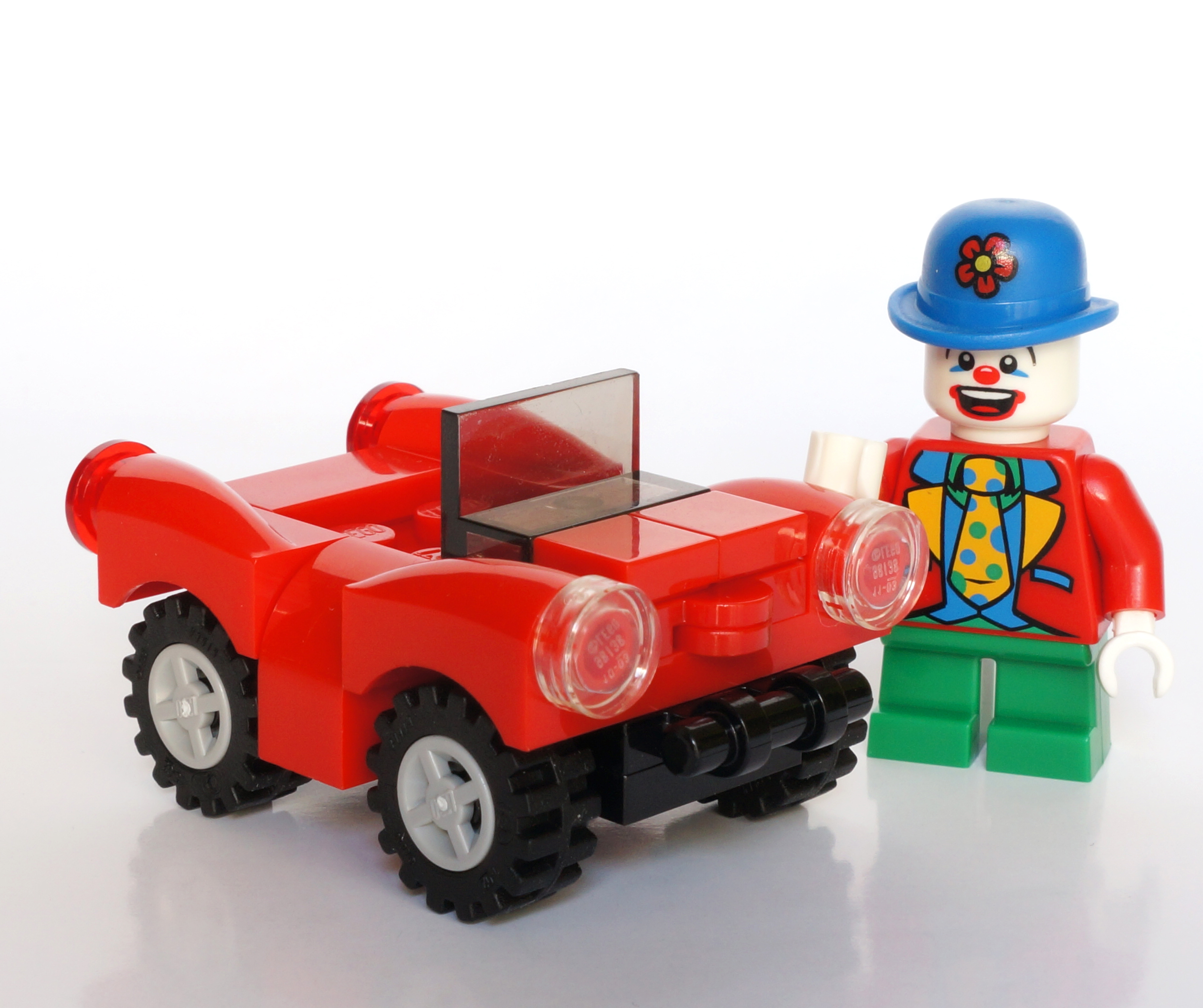 mini_clown_-mini_car.jpg