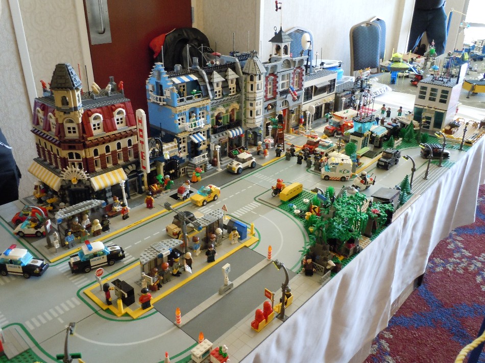 12_toycon_2010oc17.jpg