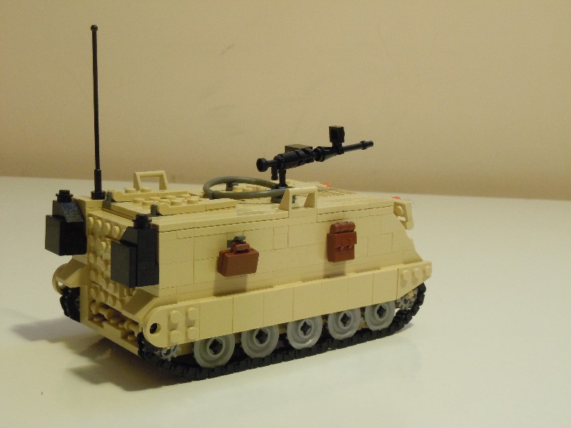 02_m113.jpg