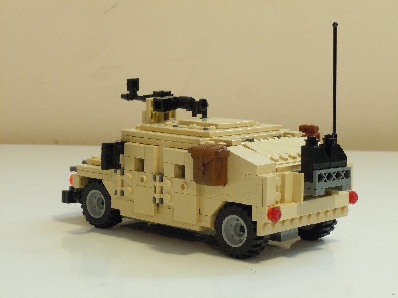 02_humvee.jpg