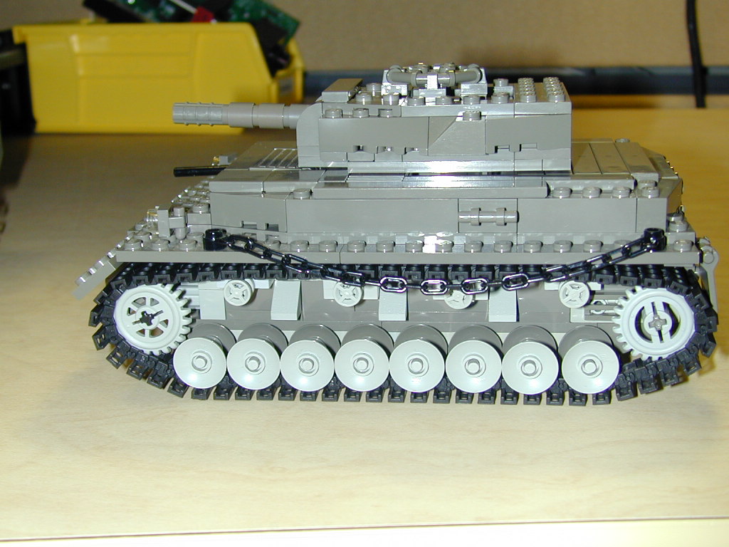02_panzeriv.jpg