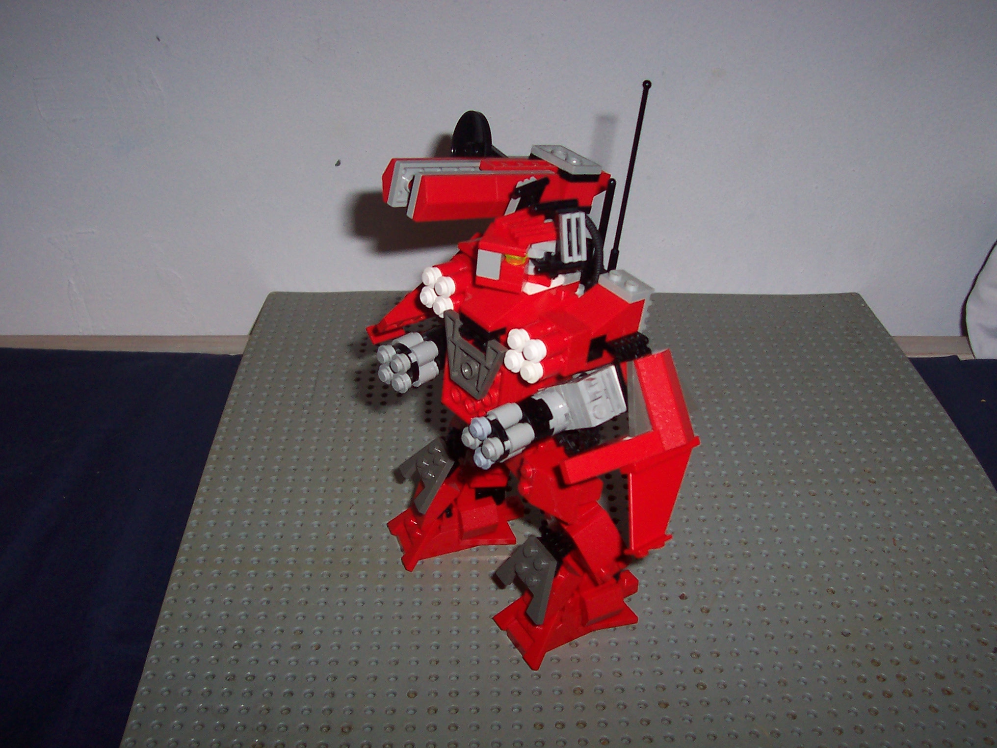 red_mech_010.jpg