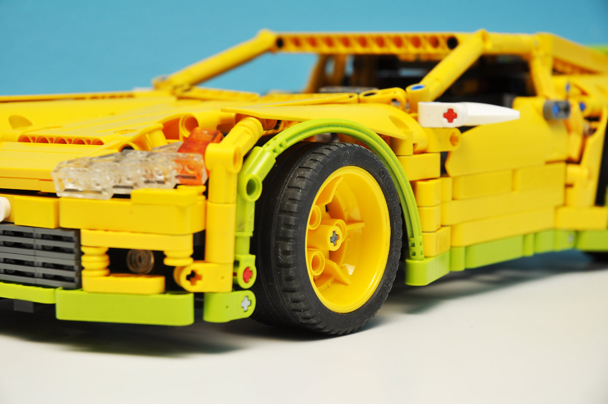 03_front_close.jpg