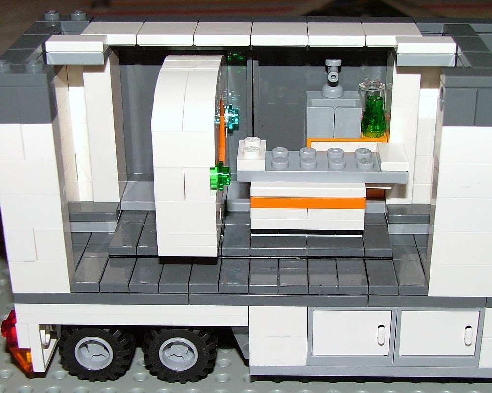 ct-trailer14.jpg