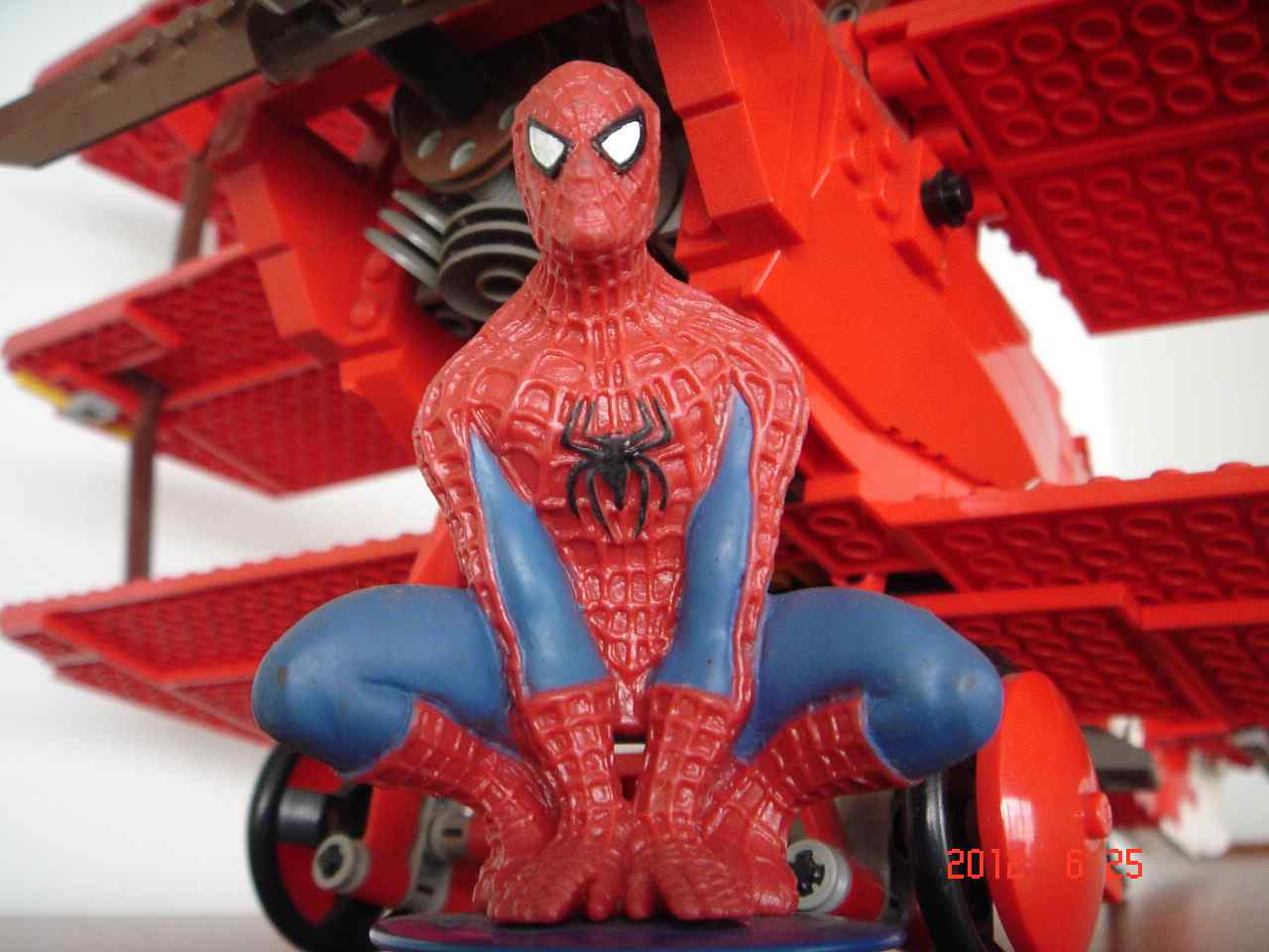 lego_spiderman_ucc-office_0625001.jpg