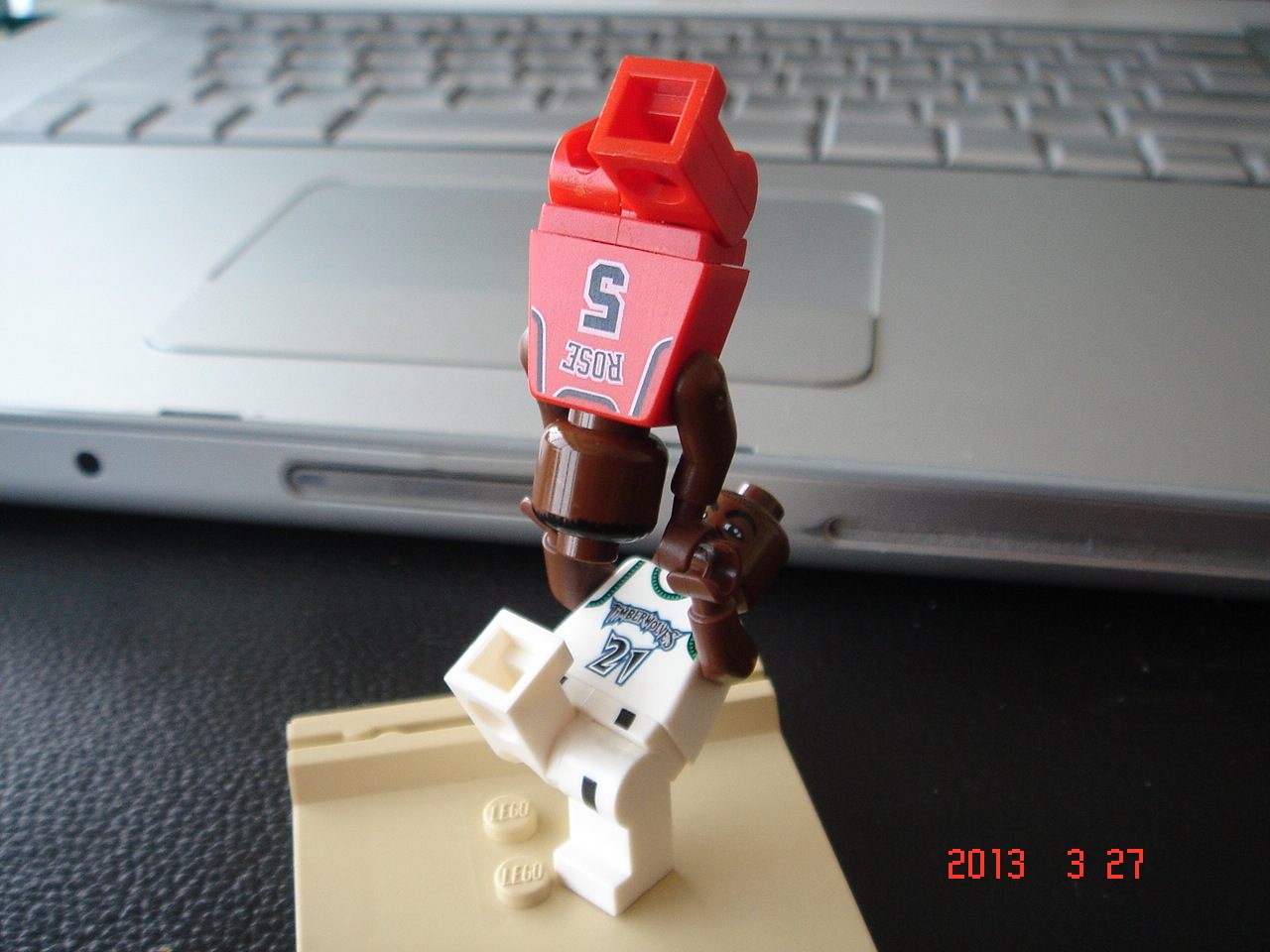 lego_nba-ucc-office_0327005.jpg