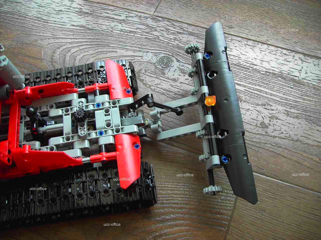lego_ucc-office_20130611022.jpg