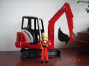 bruder_excavator_ucc-office_03.jpg