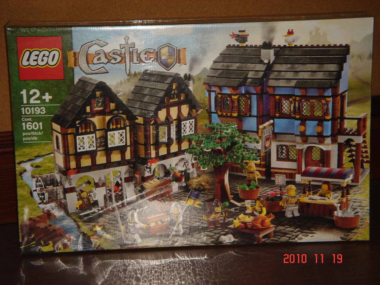 lego_10193-2.jpg