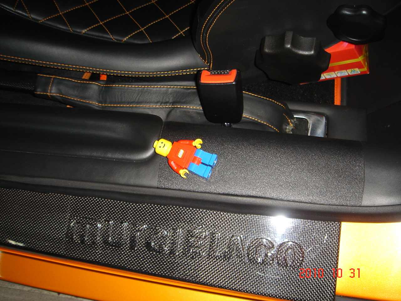 lamborghini_minifig.jpg