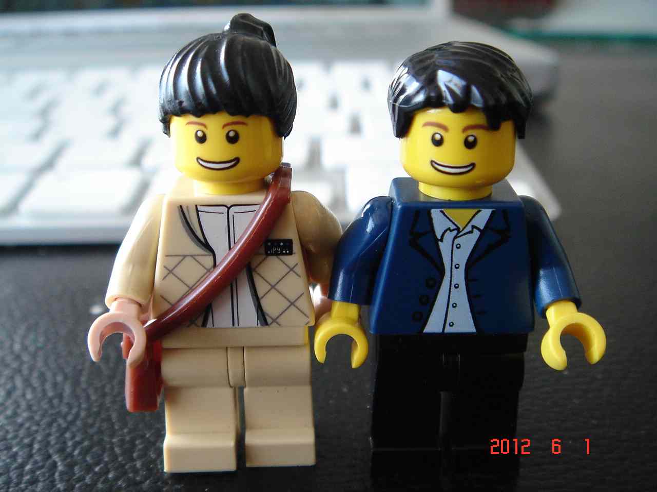 lego_minifig_ucc-office_0601.jpg