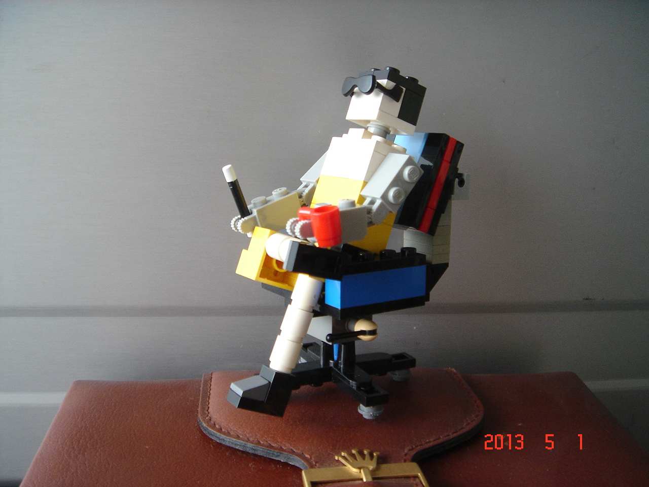 lego_moc_ucc-office_20130501.jpg