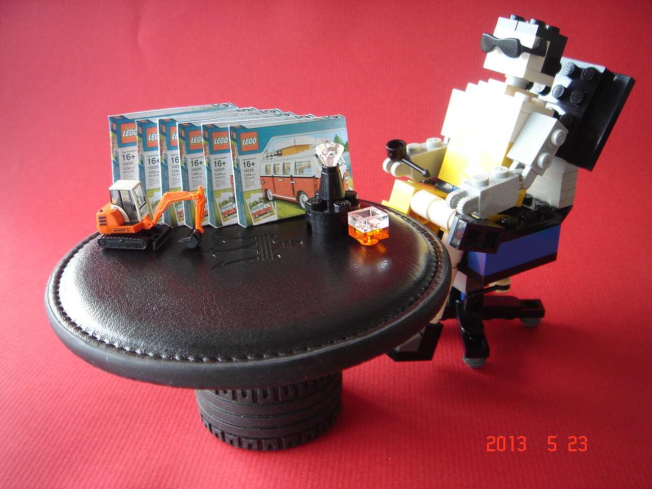 lego_moc_ucc-office_20130523005.jpg
