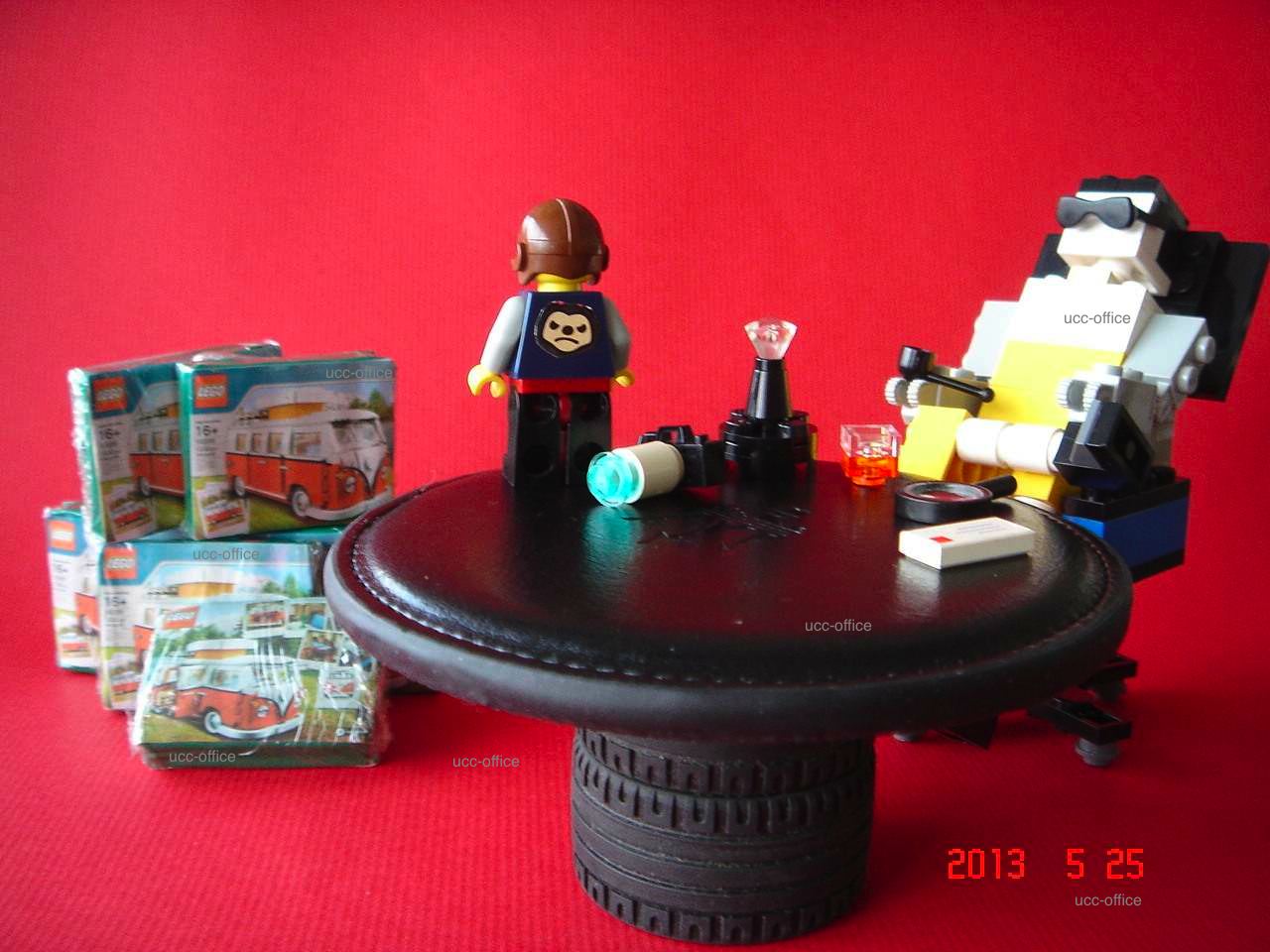 lego_moc_ucc-office_20130525008.jpg