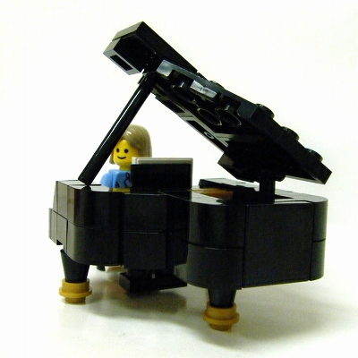 008grandpiano.jpg