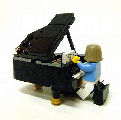 010grandpiano.jpg