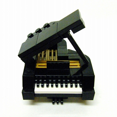 011grandpiano.jpg