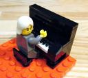 02uplightpiano.jpg