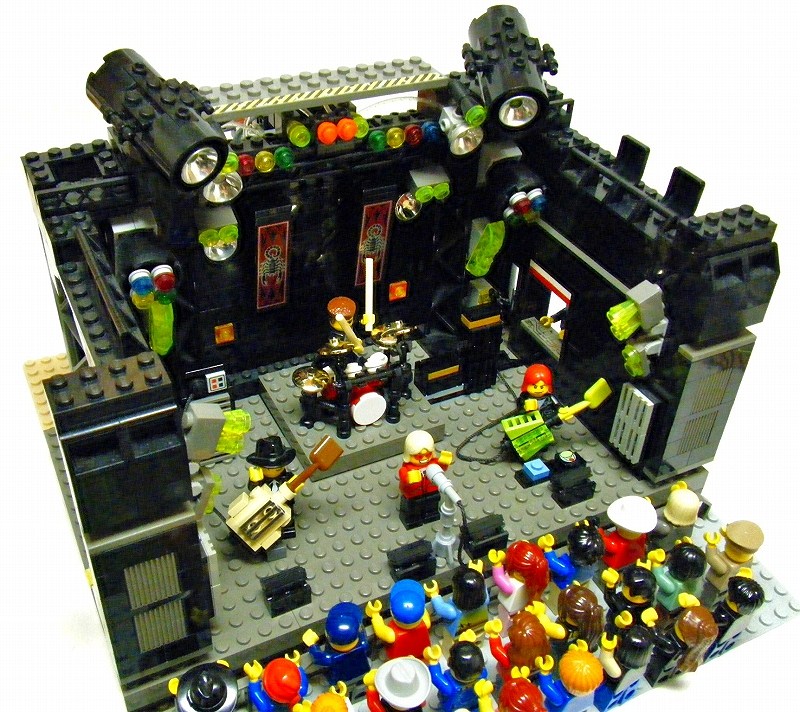 01stage-show.jpg
