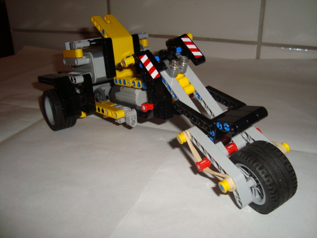 moc_triciclo_-_lateral_02.jpg