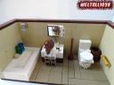 bathroom04.jpg