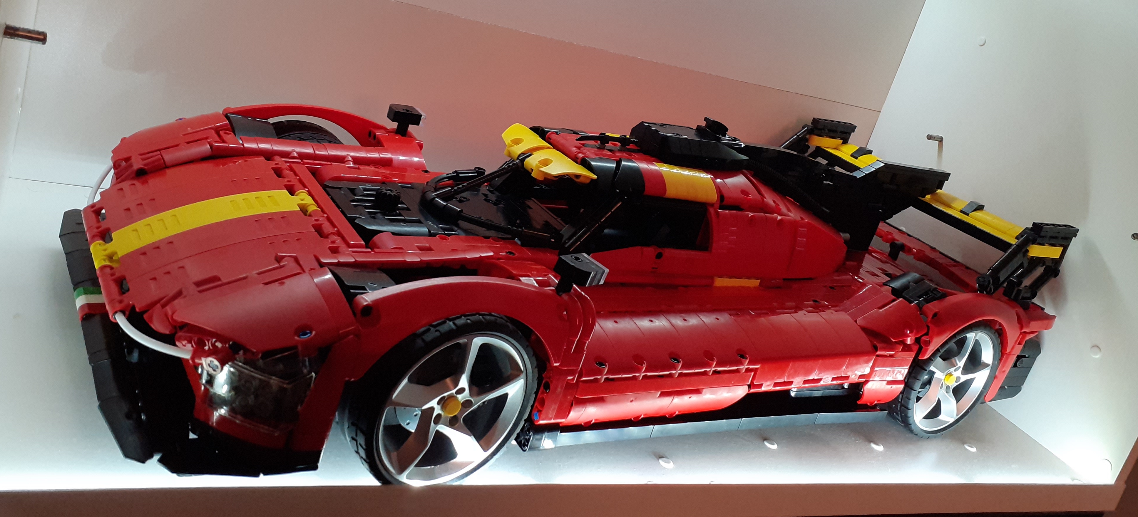 ferrari_499p_1.jpg