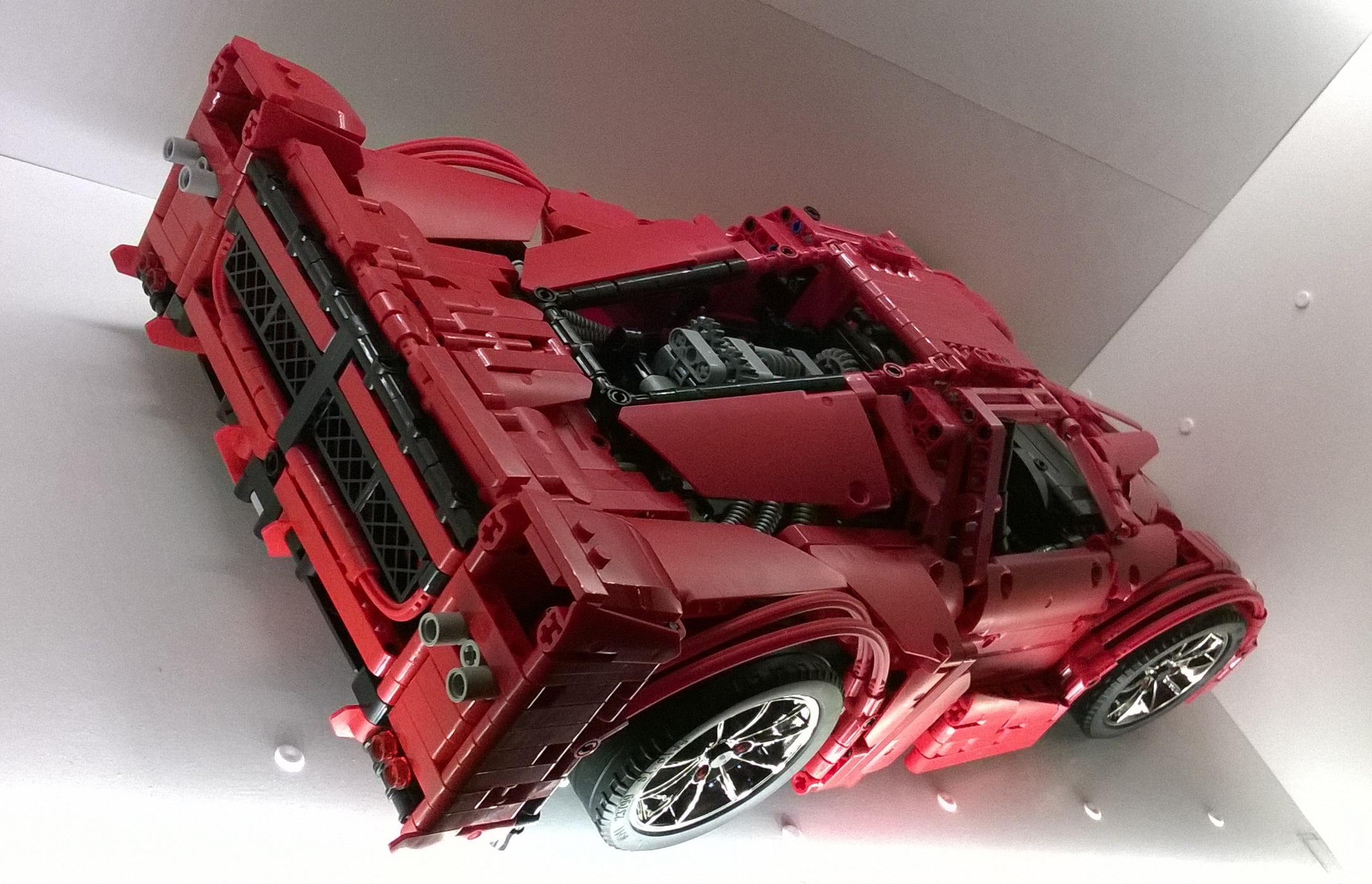 ferrari_fxx_2.jpg