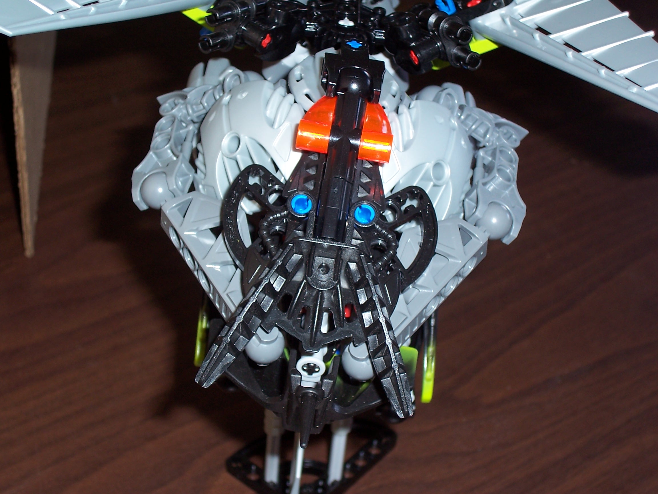 bionicle_trifighter_14.jpg