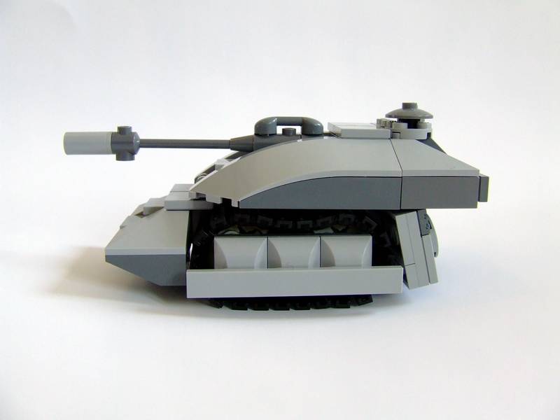 tiny_grey_tank_02.jpg