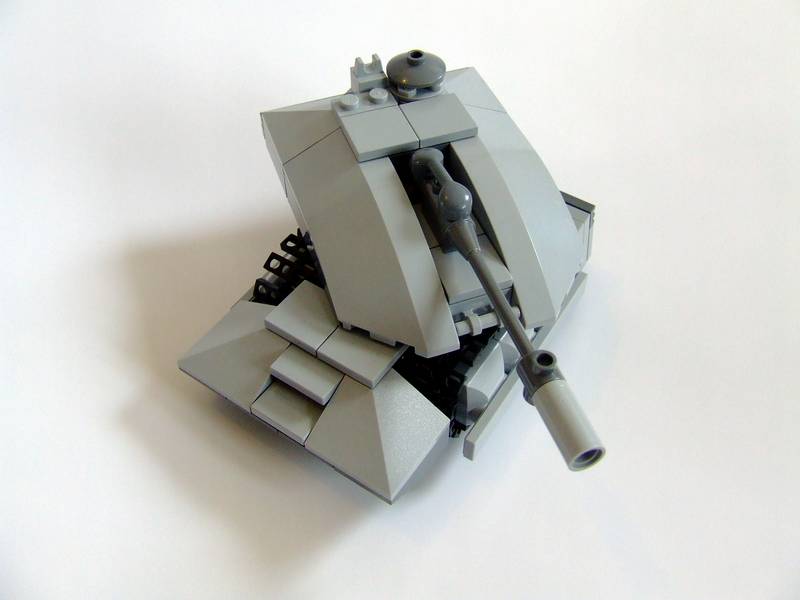 tiny_grey_tank_06.jpg