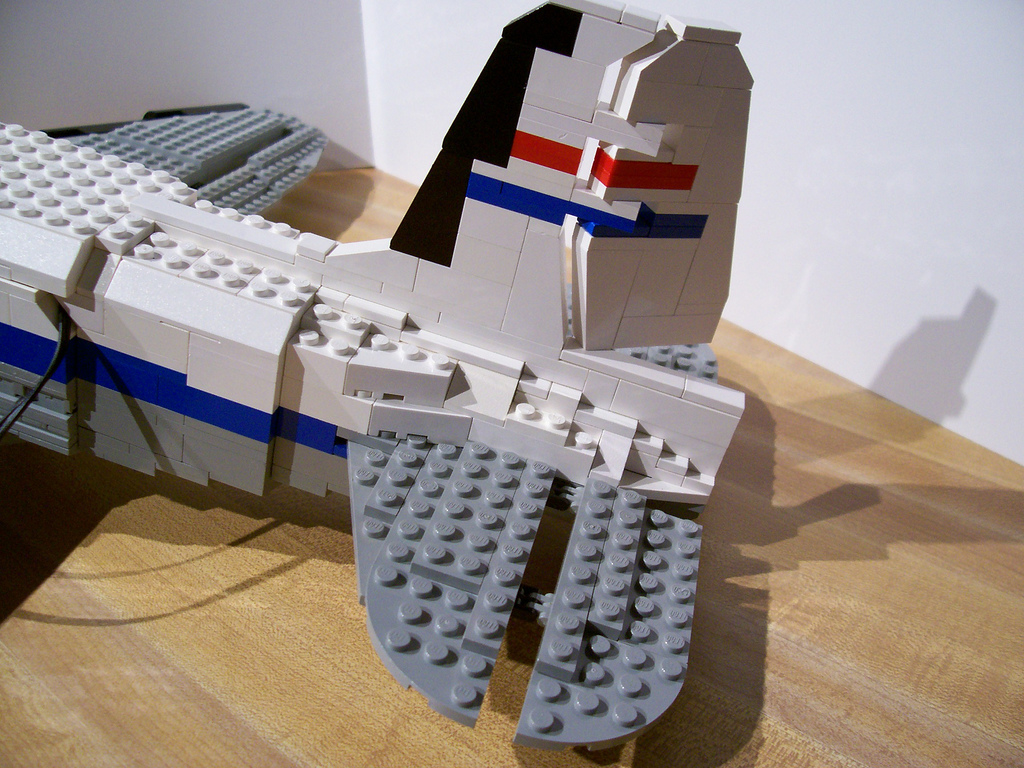 04_tail_rudder_right.jpg