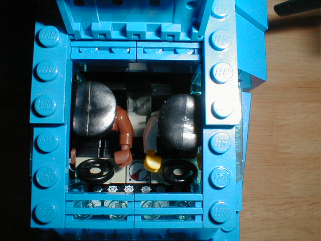 06cockpit3.jpg