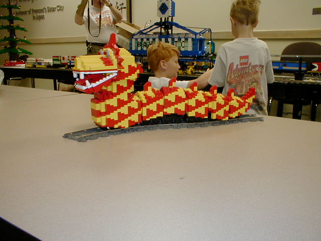 04dragon-train1.jpg