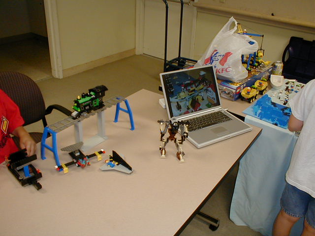 24display07.jpg