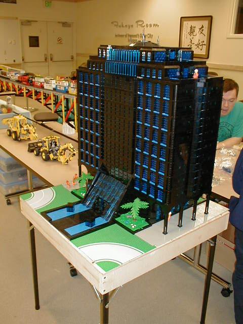 03black-building-2.jpg