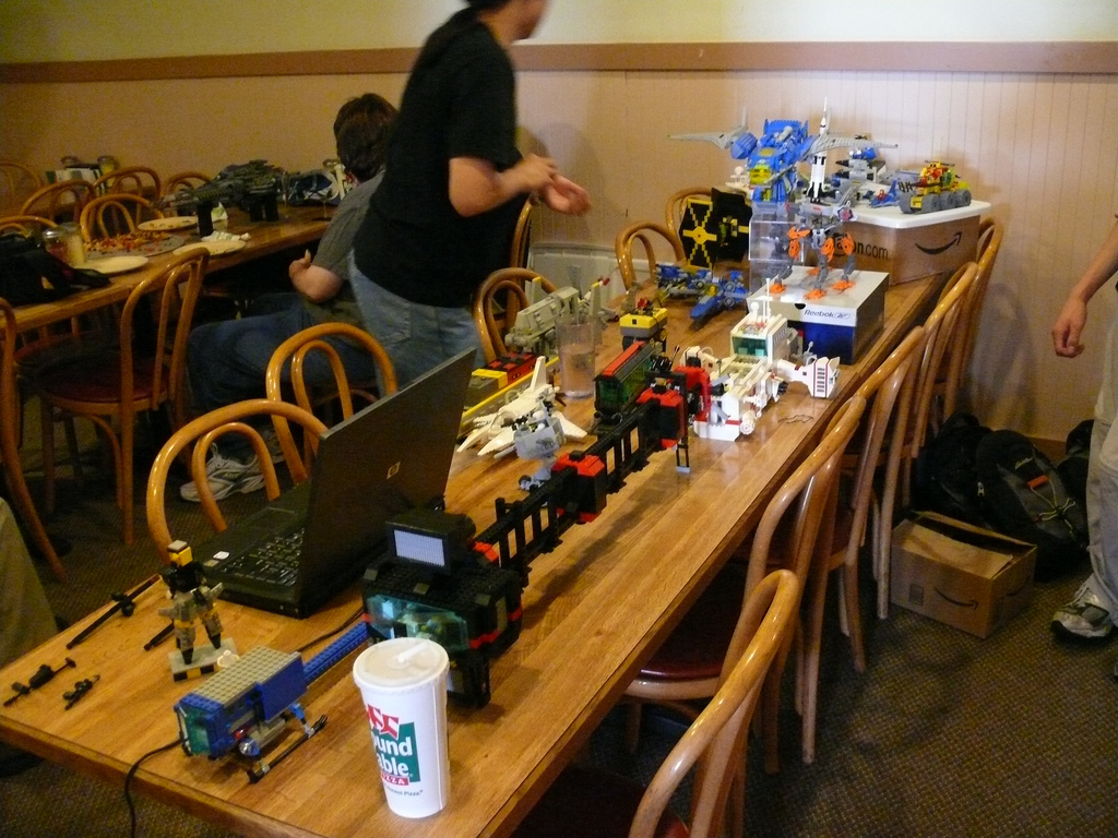 01_justins_table.jpg