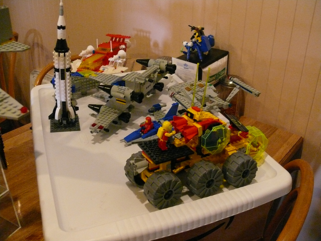 11_charles_amp_adriennes_spacecraft.jpg