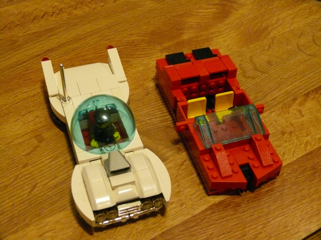 20_hovercars_side_by_side.jpg