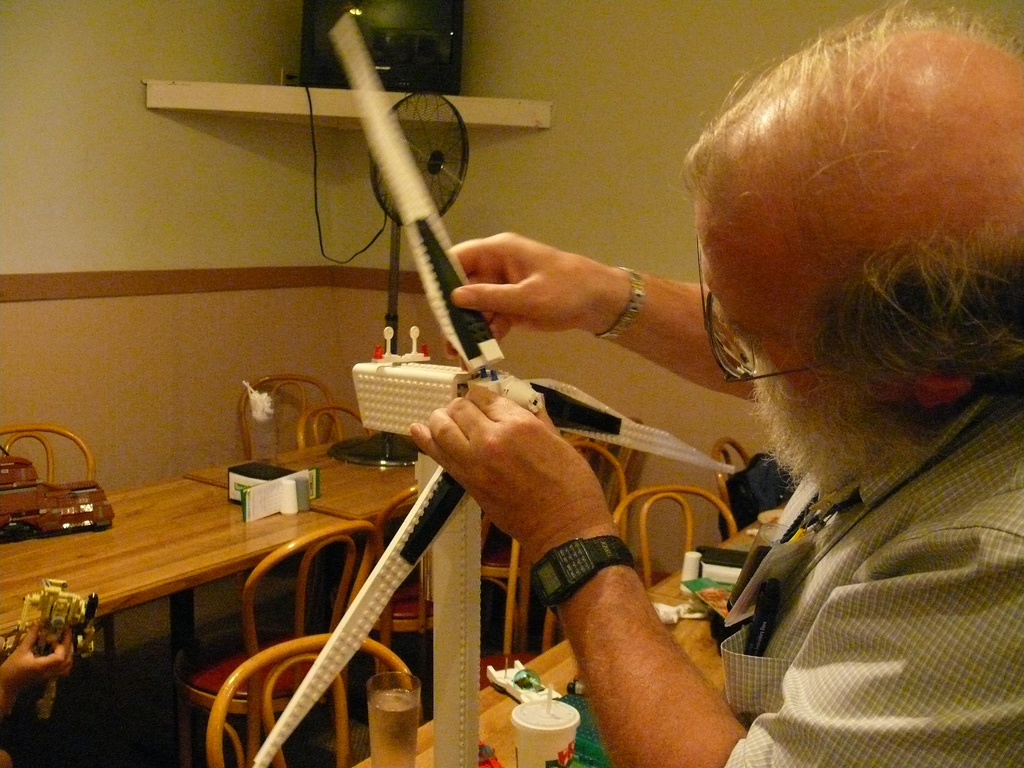 32_assembling_wind_turbine.jpg