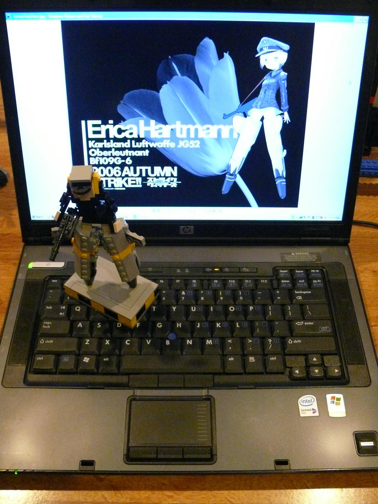 39_erica_hartmann_and_computer.jpg