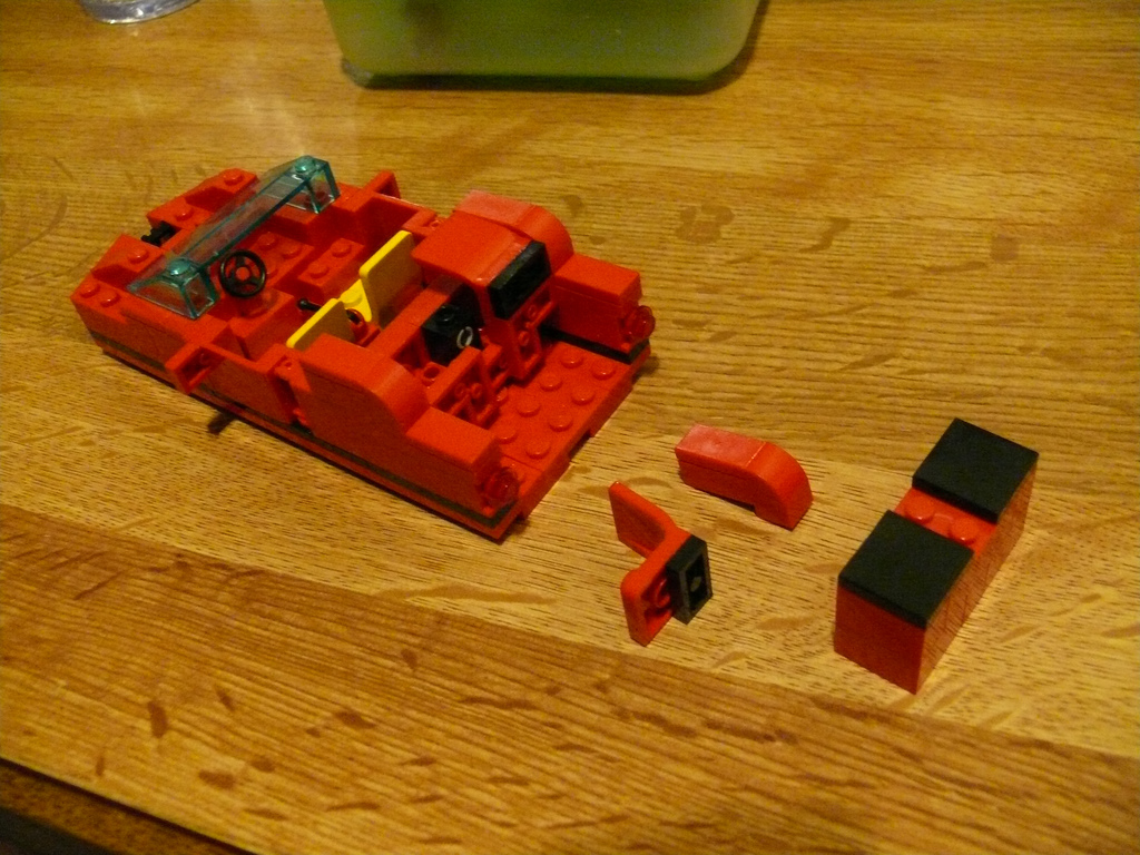 44_exploded_hovercar_2.jpg