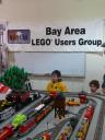 2008-01-05_00_kids_and_sign.jpg