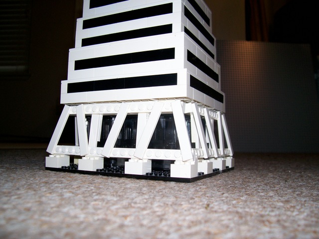 04closeup-base.jpg