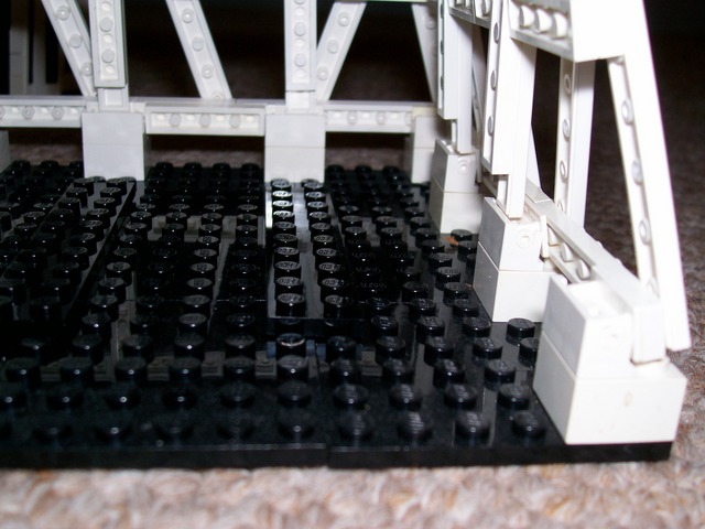 06closeup-base-truss.jpg