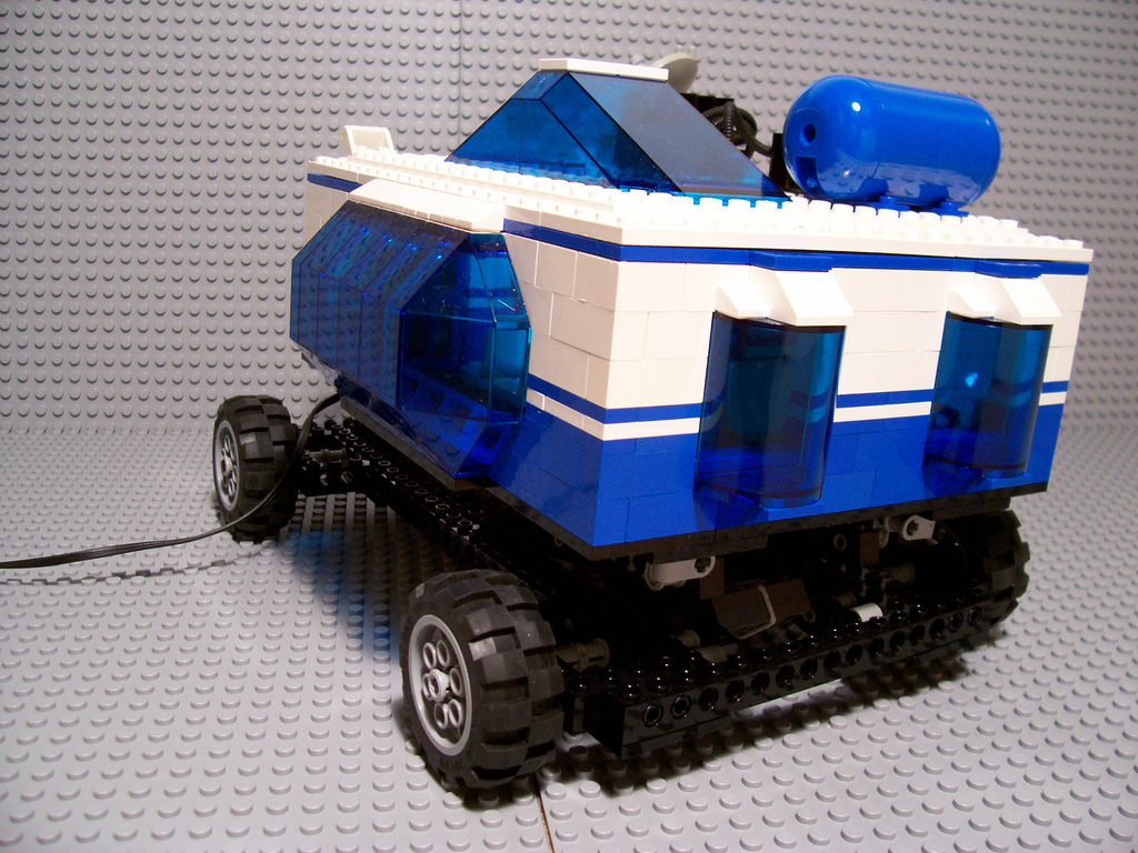 12_outside_rear.jpg