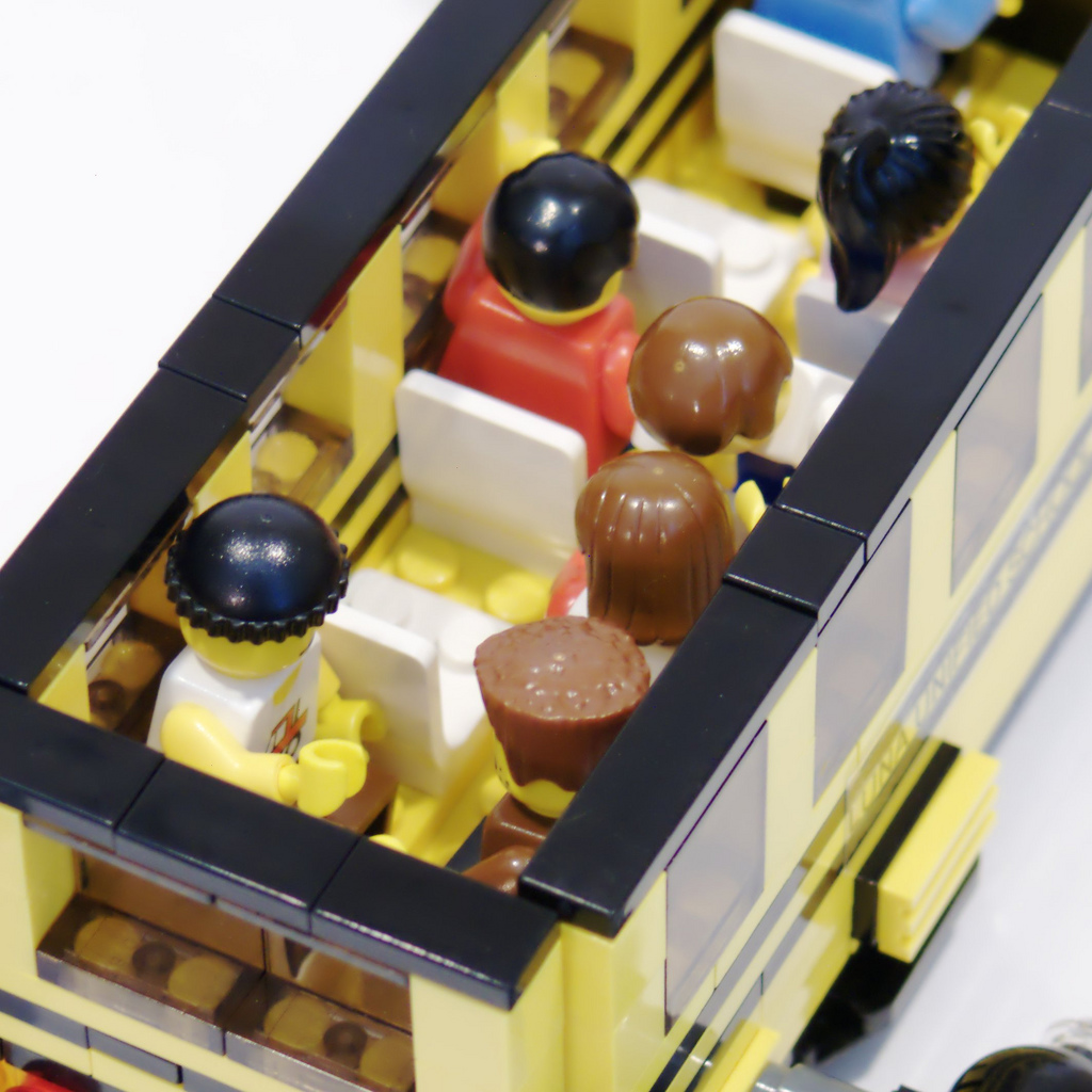 10_lunar_school_bus_interior_heads.jpg