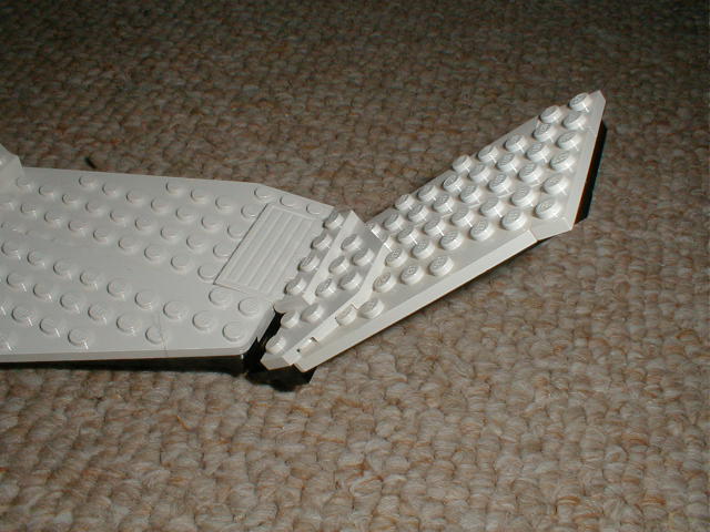 02shuttle-wingtip.jpg