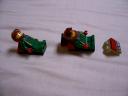 scarlet_mayhem_07_minifigs_and_controls.jpg
