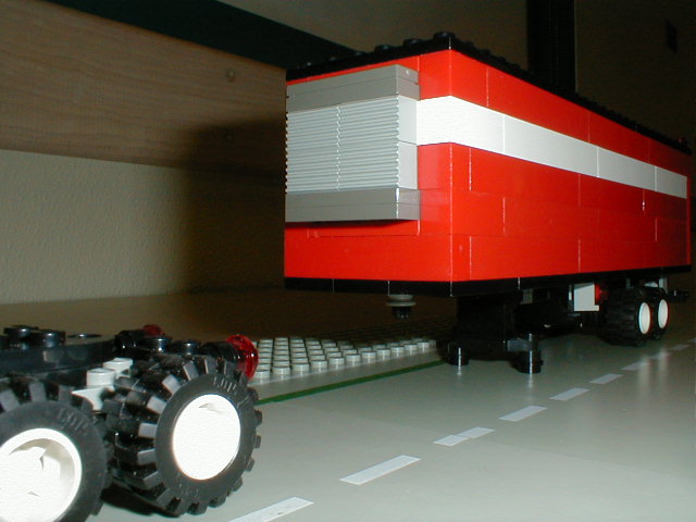05trailer-front.jpg
