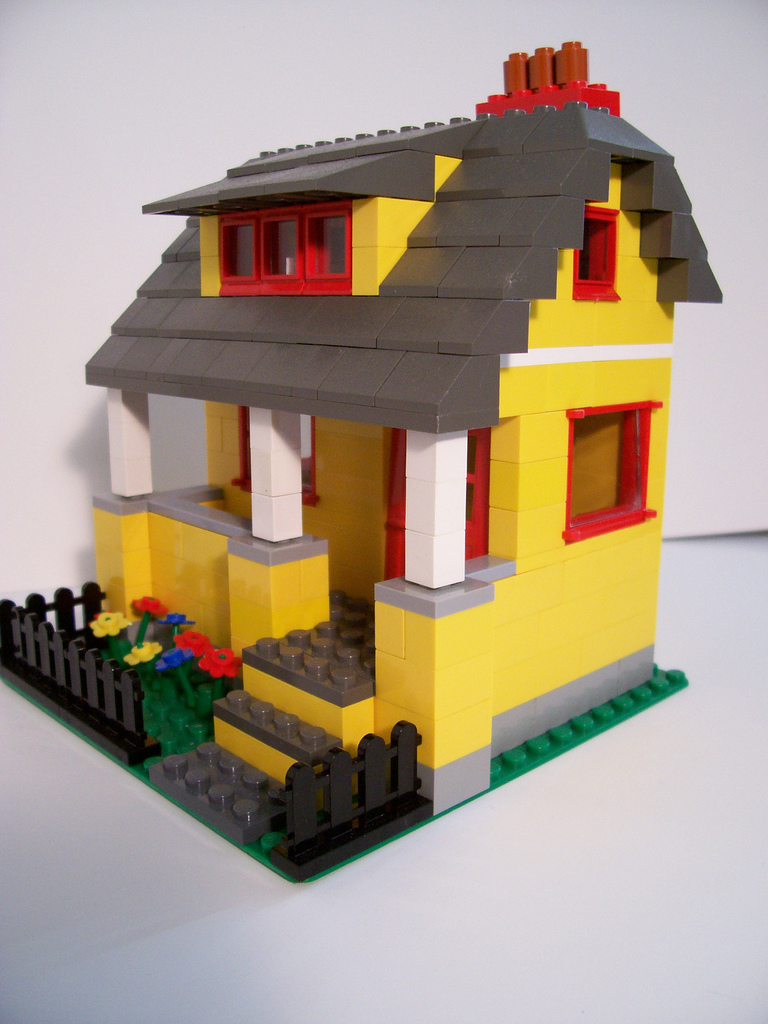 03_dormer_house_oblique_right.jpg